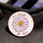 Load image into Gallery viewer, Daisy Memorial Pin