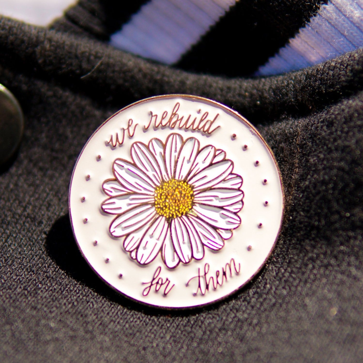 Daisy Memorial Pin